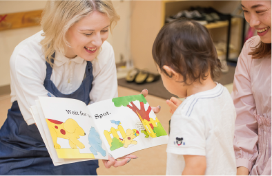 「ミキハウス 英会話くらぶ」の授業風景の写真
